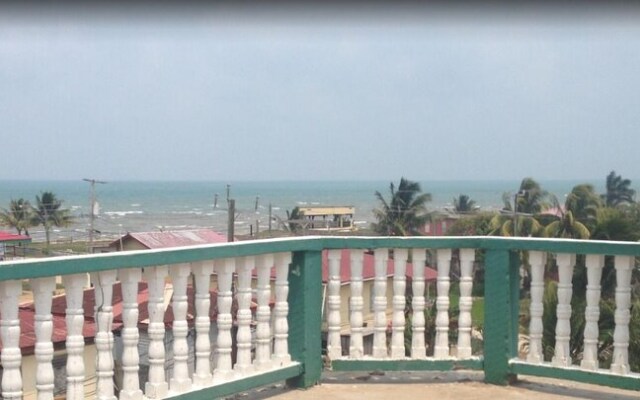 Chaleanor Hotel