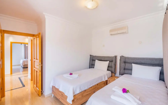 Fortuna Peninsula Apart