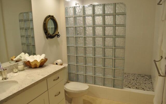 Lahaina Roads 309 by RedAwning