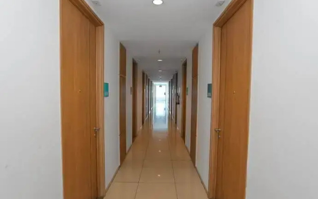 OYO 93432 Tree Room Hotel
