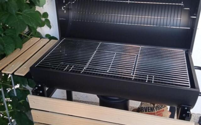 Buffalo - 150m From the Beach & Parking - A1