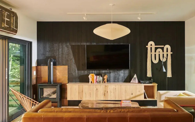 Woodstock Way Hotel