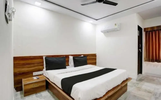 Goroomgo Apollo Vastrapur