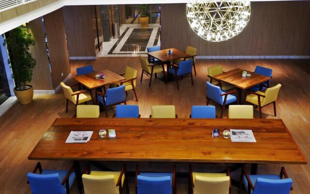 Oakwood Hotel & Residence Surabaya