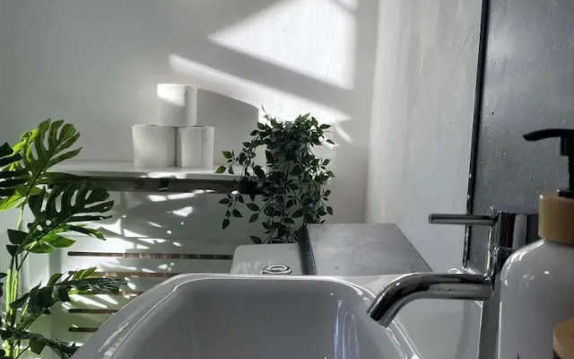 Modern Townhouse-free Parking-game Room-w-ifi
