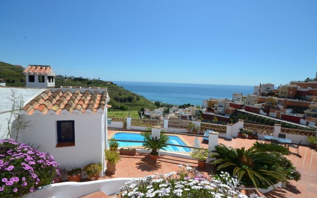 Attractive Holiday Home With Cheerful and Well-kept Interior Near Nerja