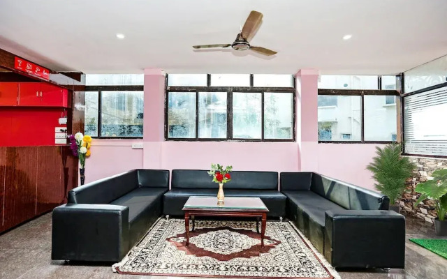 Capital O 14489 Hotel Aryan