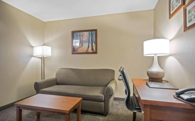 Comfort Inn & Suites