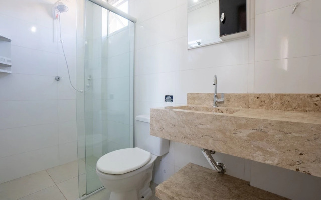 Rent Apartment 3 bedrooms w/ 1 suite - 680