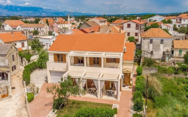 Bosko - 30m From the sea With Parking - SA2