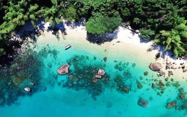 Residencial Picinguaba "Pé na Areia - 60m da Praia"