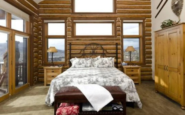 Ponderosa 6 Br Home by RedAwning