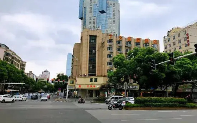 7 Days Premium Hotel (Changsha Xiangya Affiliated Erxiuling Subway Station)