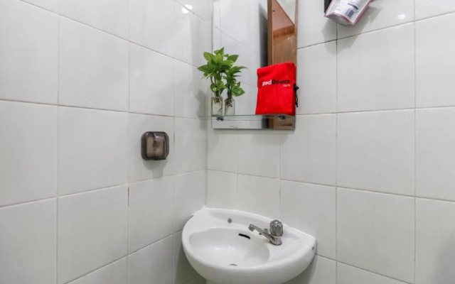De Kost Grogol by RedDoorz