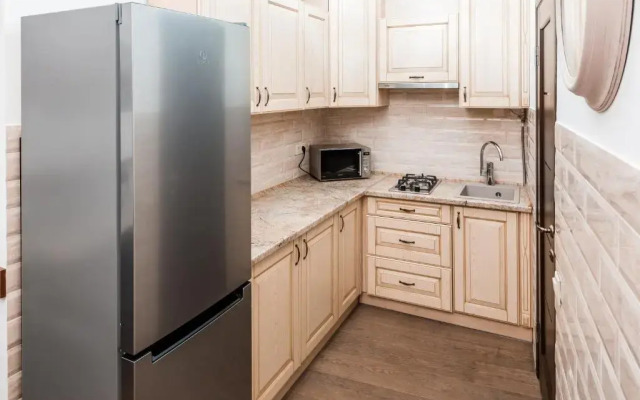 Romari площа Міцкевича