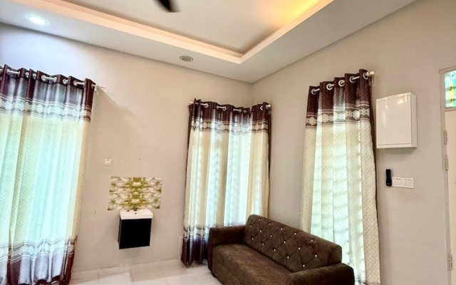 Homestay Selesa KKT Guesthouse