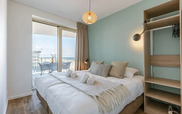 Spacious Apartment With Huge Terrace With sea View