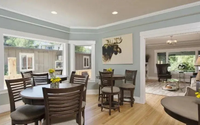 Huff House Inn and Cabins