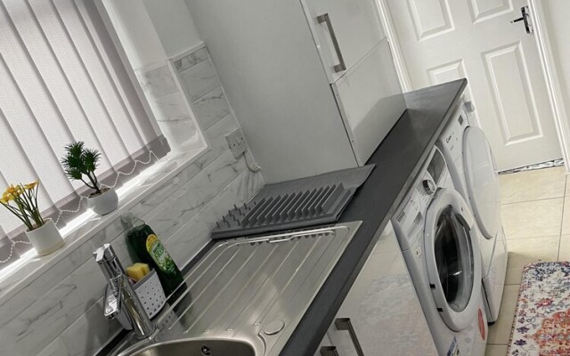 Charming 2-bed House in Wavertree Liverpool