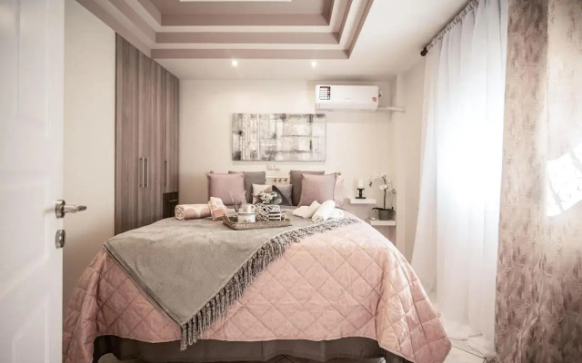 'The Ivory' House Project In Athens