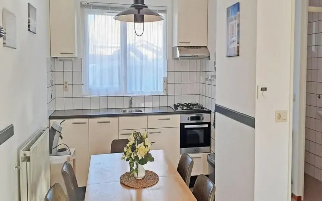 Cosy Bungalow Near the Beach