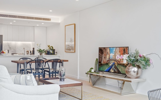 Brand New Ultra Luxe Apt Next To Central CBD – Guest Rooms – Sydney