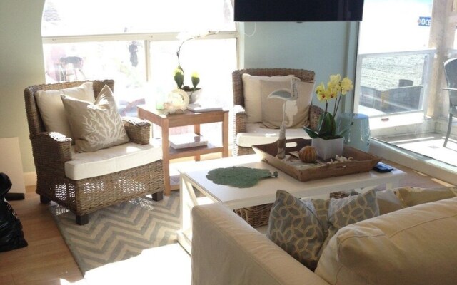 Ocean Front Walk Apartment #45129