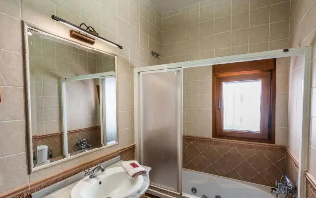 Villa Javier Sayalonga by Ruralidays