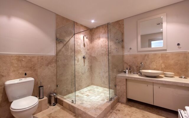 Geneva Drive Luxury Villa