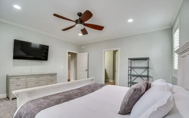 Spacious Home w/ Fireplace - Near Pinehurst Golf!