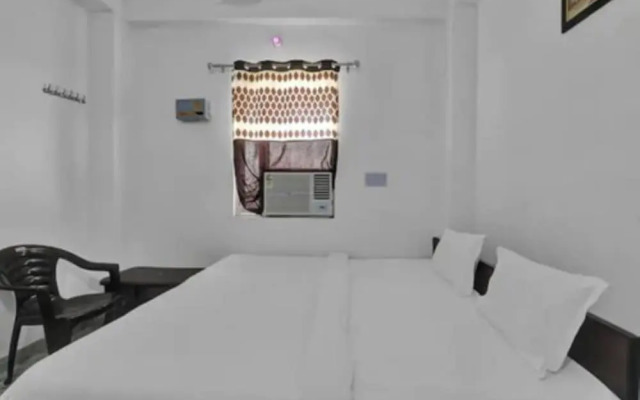 Goroomgo Shiv Ganga Guest House Varanasi