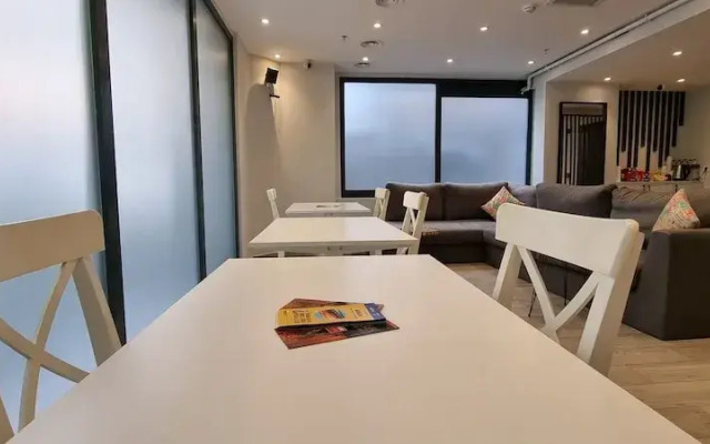10m2 Hotel