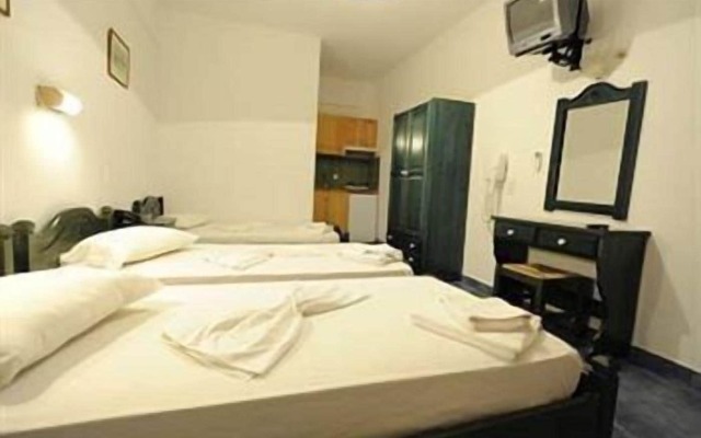 Siroco's Rooms And Studios