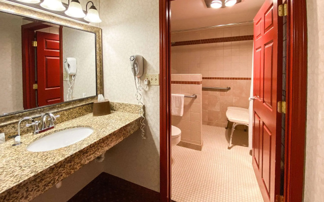 Maine Evergreen Hotel, Ascend Hotel Collection