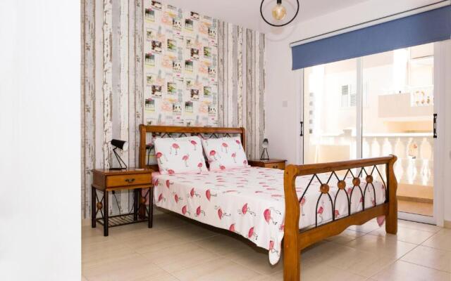 SOFIA APARTMENT 700m away from the beach