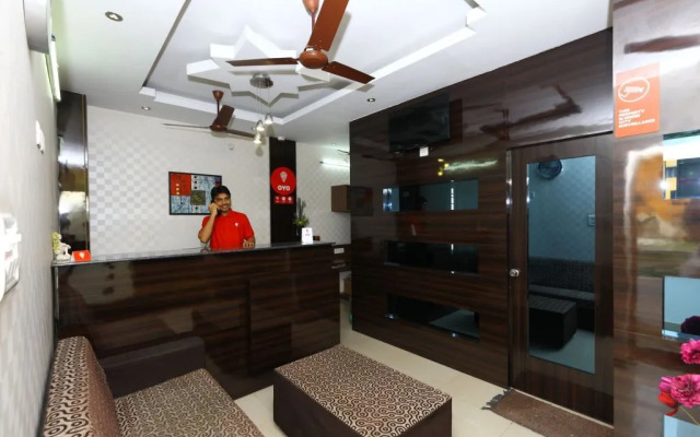 OYO 5045 Apartment NKS Leo Inn
