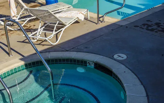 Grass Valley Courtyard Suites