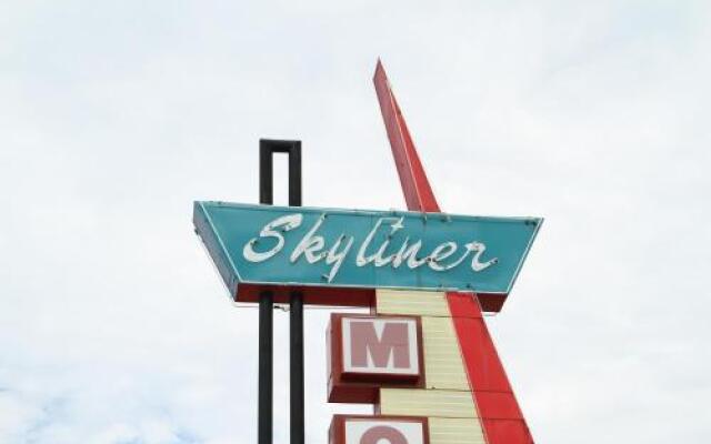 Skyliner Motel