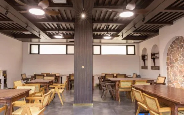 Yixi Xiaozhai Natural Oxygen Bar Homestay in Nalati – Business – Xinyuan