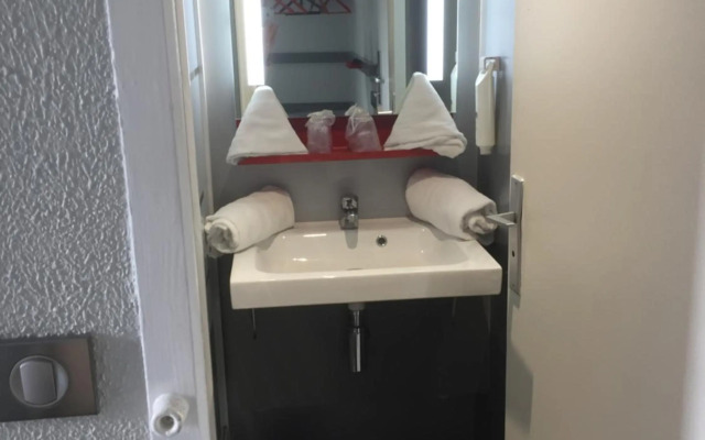 Enzo Trappes By Kyriad Direct