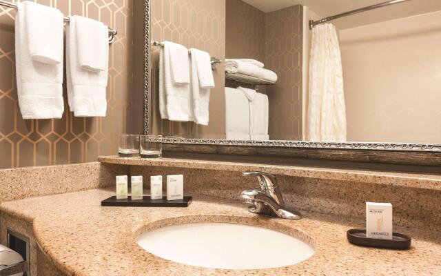 Embassy Suites Louisville East