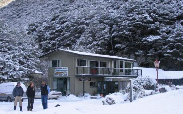 Arthur's Pass YHA The Mountain House