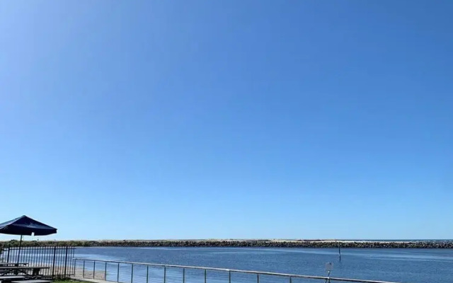 The Happy Pelican Harrington Hotel