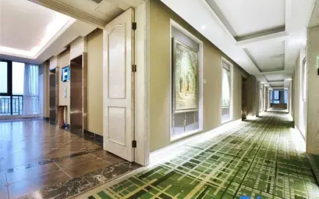 Five Elements Hotel (Wuhou New Town Shuangliu Airport CuQiao Subway station)