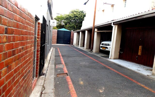 Trap Houz Backpackers