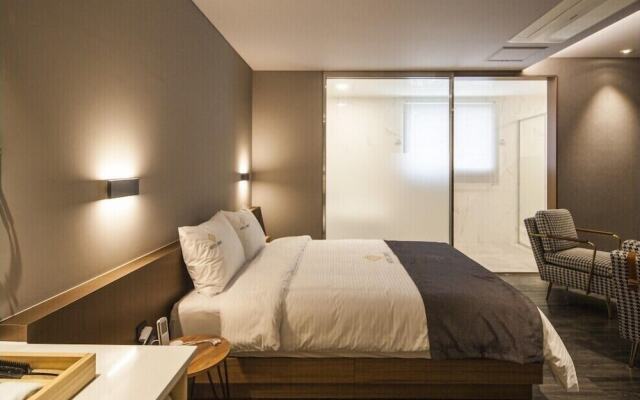 Hotel Crape Gyeongsan