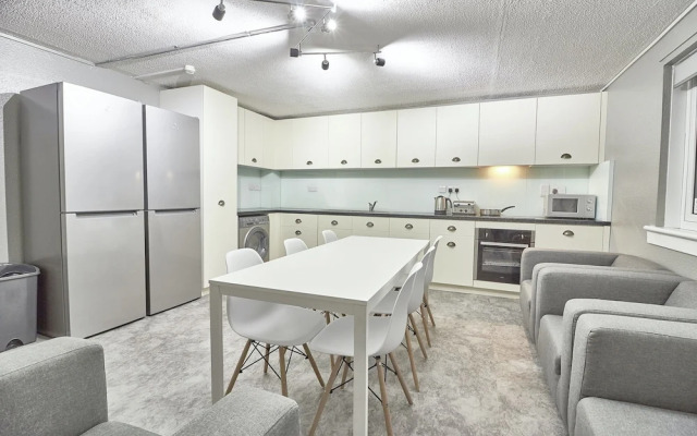 Destiny Student Meadow Court - Campus Accommodation