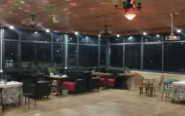 Chuanyan Shilin Theme Inn