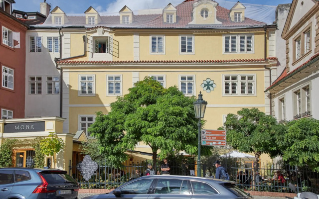 Charles Bridge Apartments