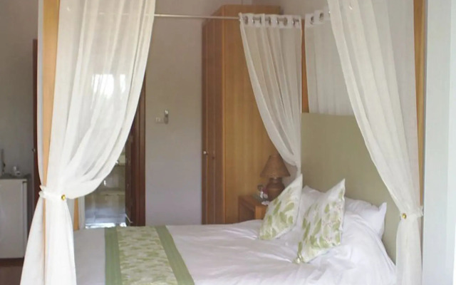 Ban Rim Nam Riverside Resort